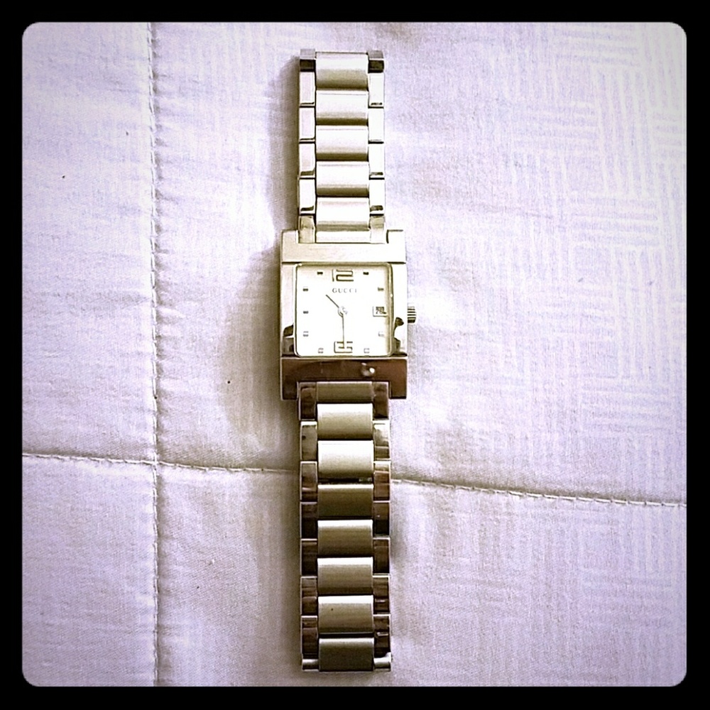 GUCCI WATCH